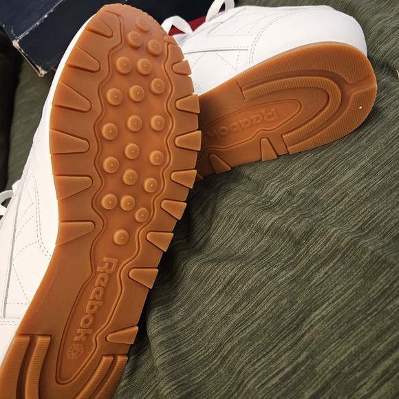 NIB Classic Reebok kicks! - Picture 3 of 5